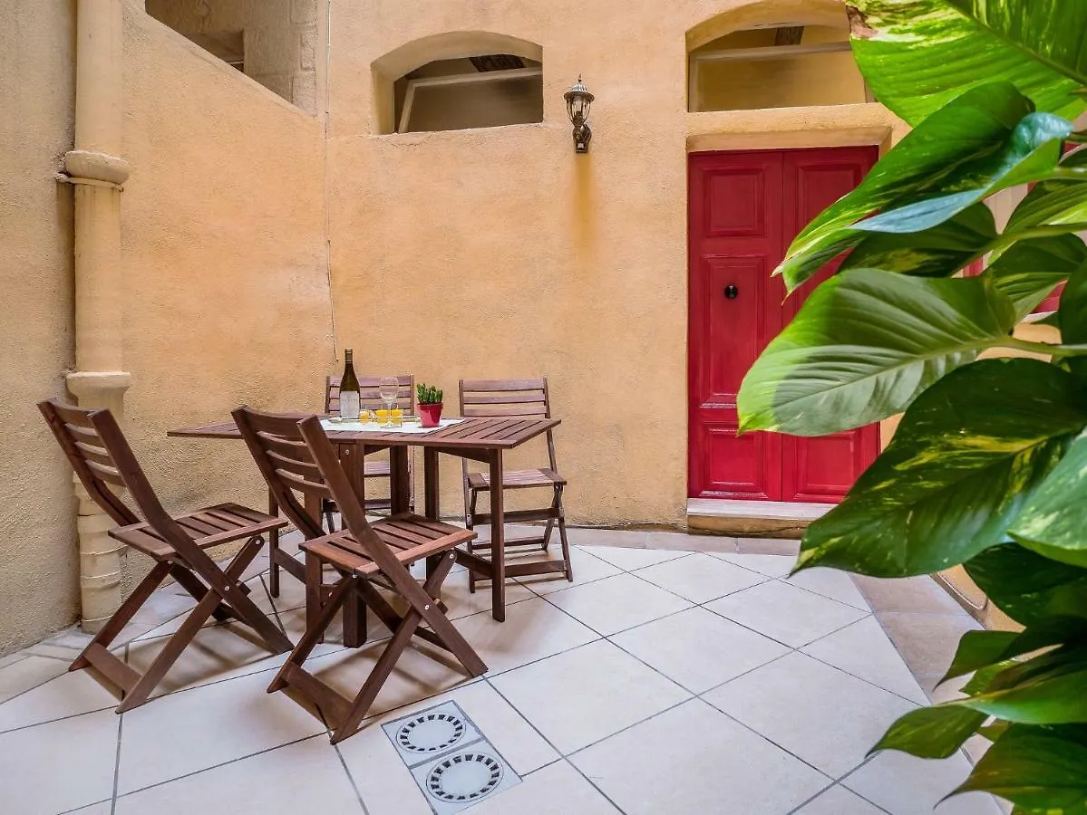 Valletta Main Street Apartment