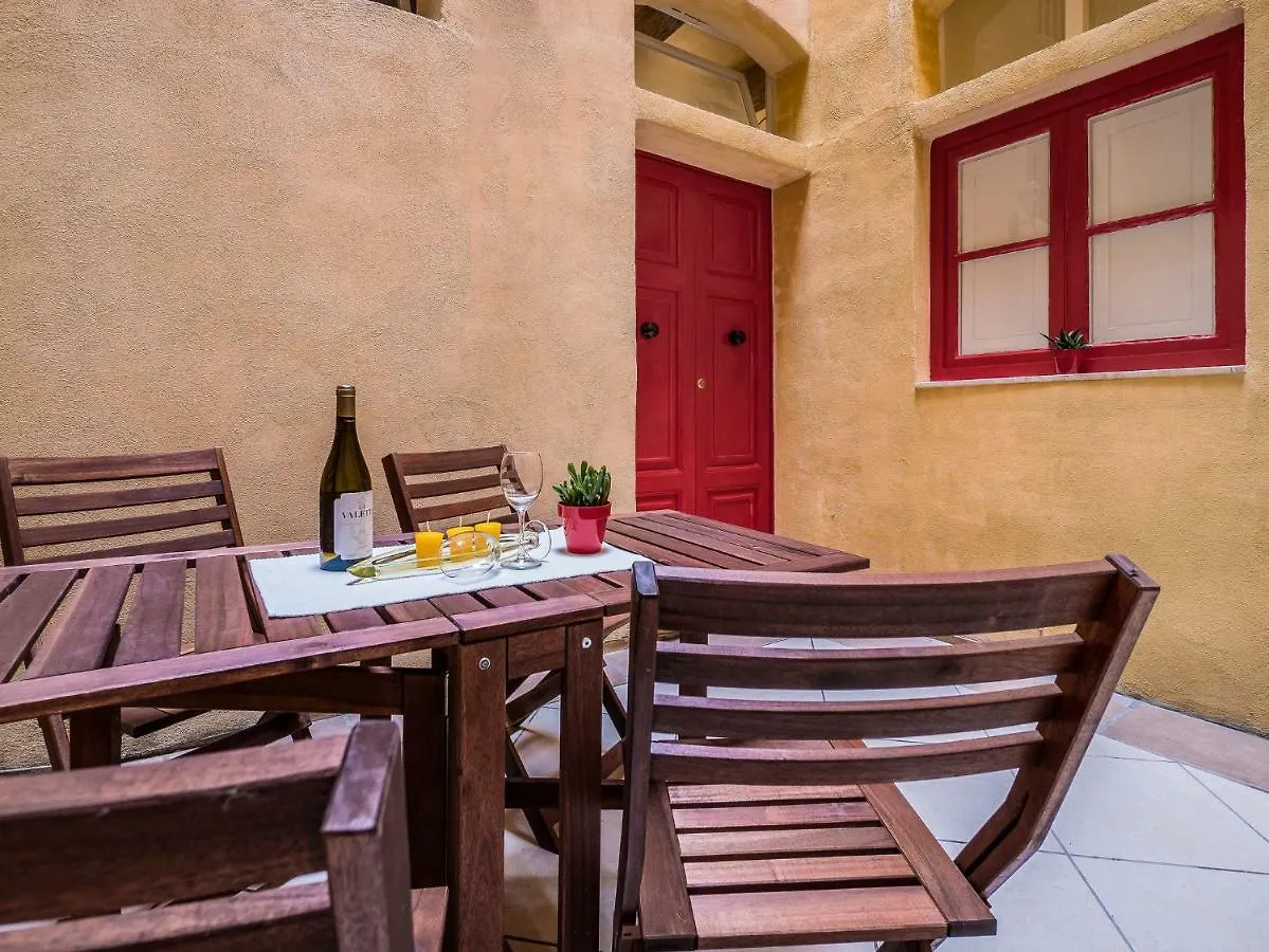 Valletta Main Street Apartment location