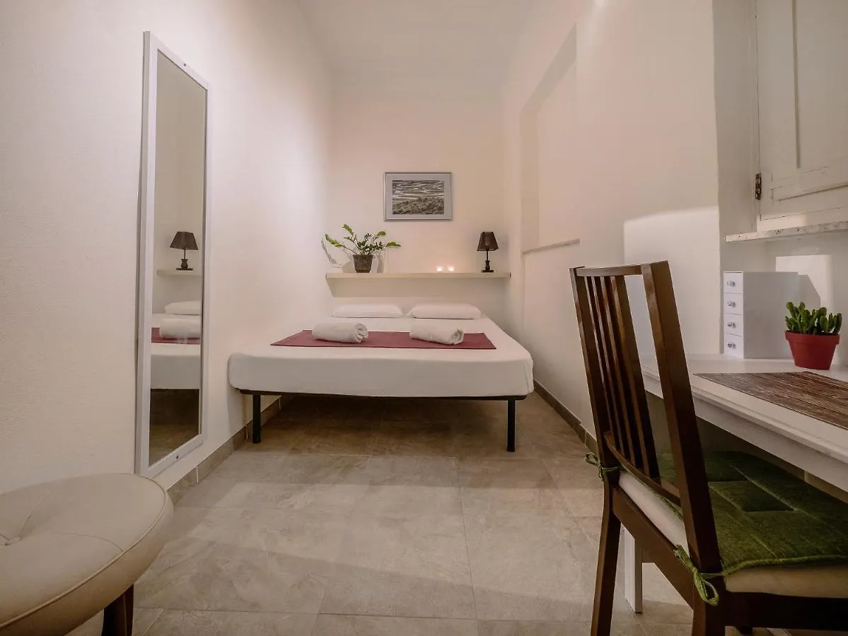 Valletta Main Street Apartment 0*,  Malta